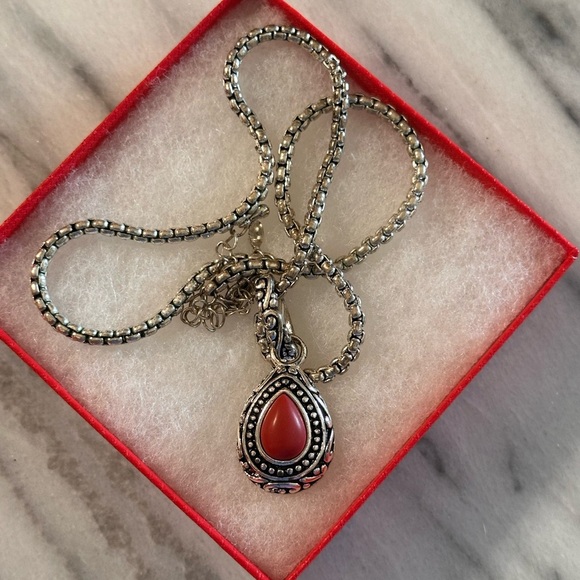 Premier Designs Teardrop Red Cabachon SilverTone Pendant Necklace 10” - Picture 5 of 13